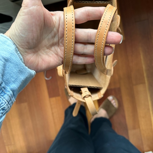 Nisolo Vachetta Leather Small Tote & Crossbody - Picture 13 of 16